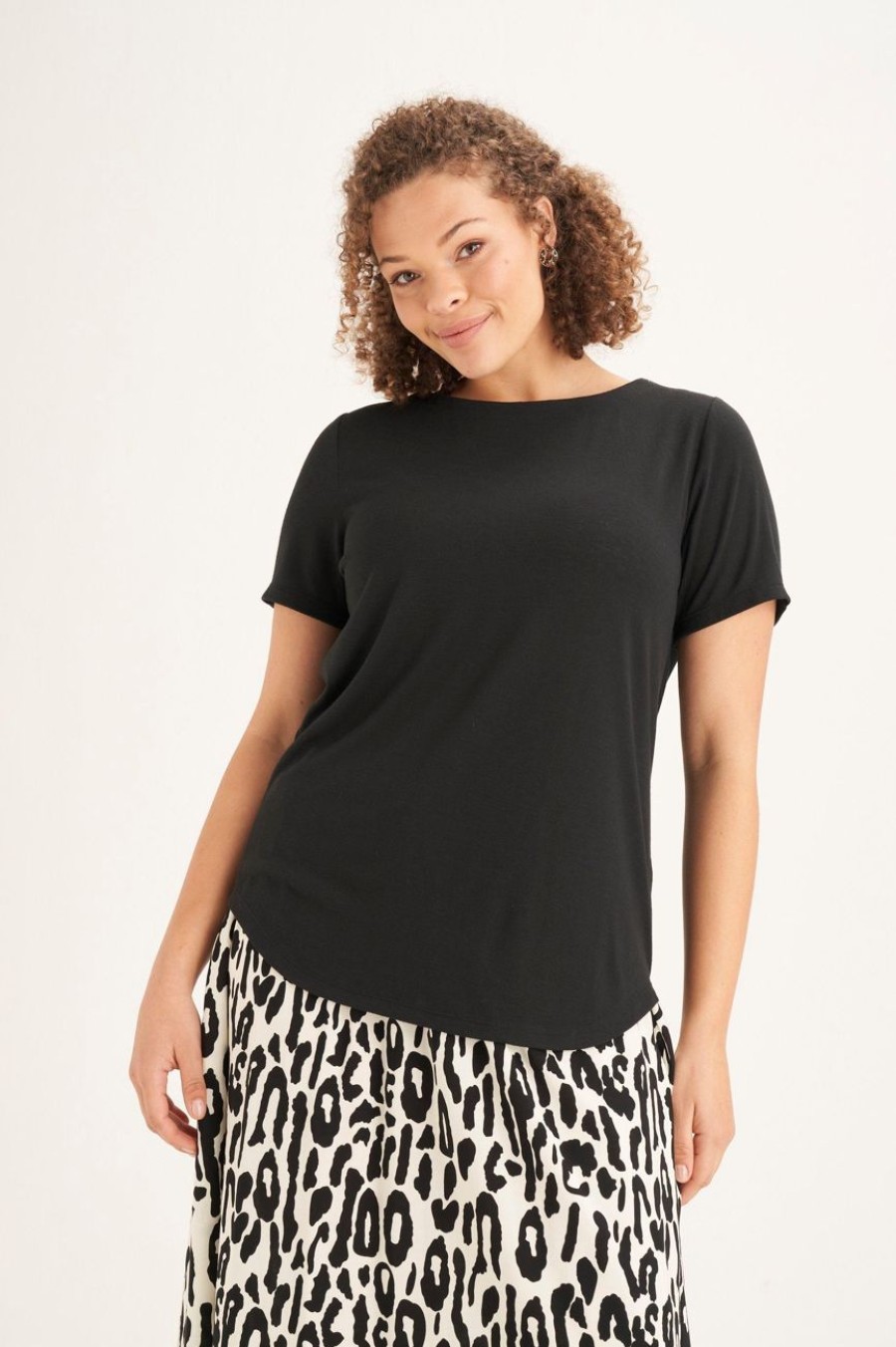 Clothing MILADYS | Basic Short Sleeve Tee Black